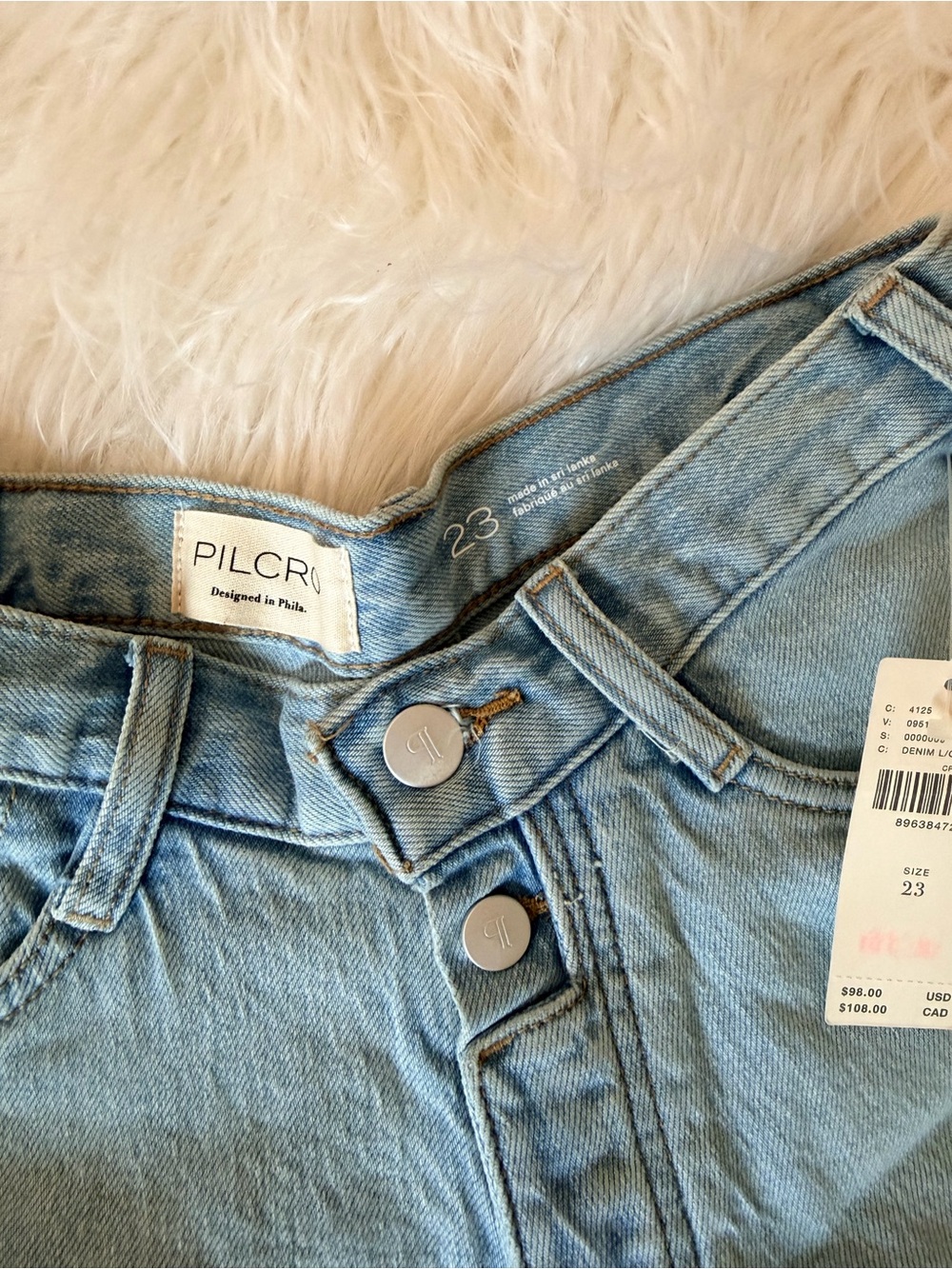 Pilcro Shorts - Picture 4 of 6